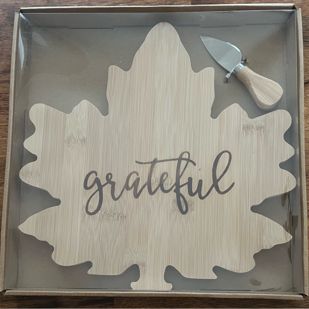 Leaf-Shaped Cheese Board with Knife